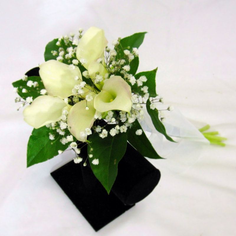 White Mini Calla handtied bouquet