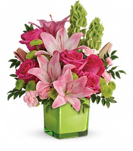 Teleflora's In Love With Lime Bouquet - Deluxe