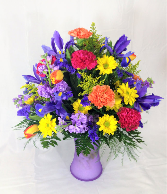 Bright mixed spring arrangement