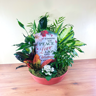 Warm Winter Wishes Trellis Planter